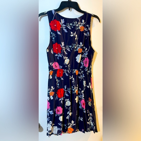 Market and Spruce Dress - Picture 2 of 2